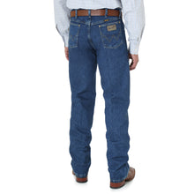 Load image into Gallery viewer, Wrangler George Strait Original Fit Cowboy Cut Men&#39;s Jean
